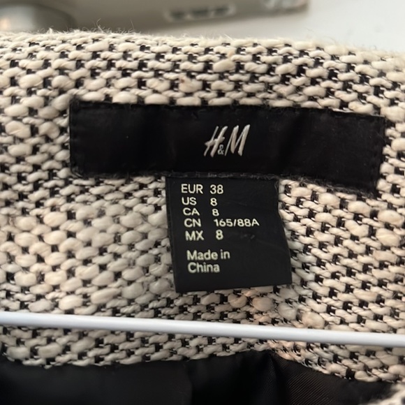 H&M size 8 fitted jacket - Picture 3 of 4